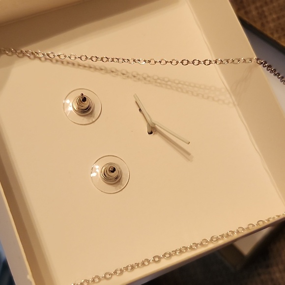 2ctw CZ Emerald Cut Earring & Necklace Box Set NWT - Picture 7 of 8